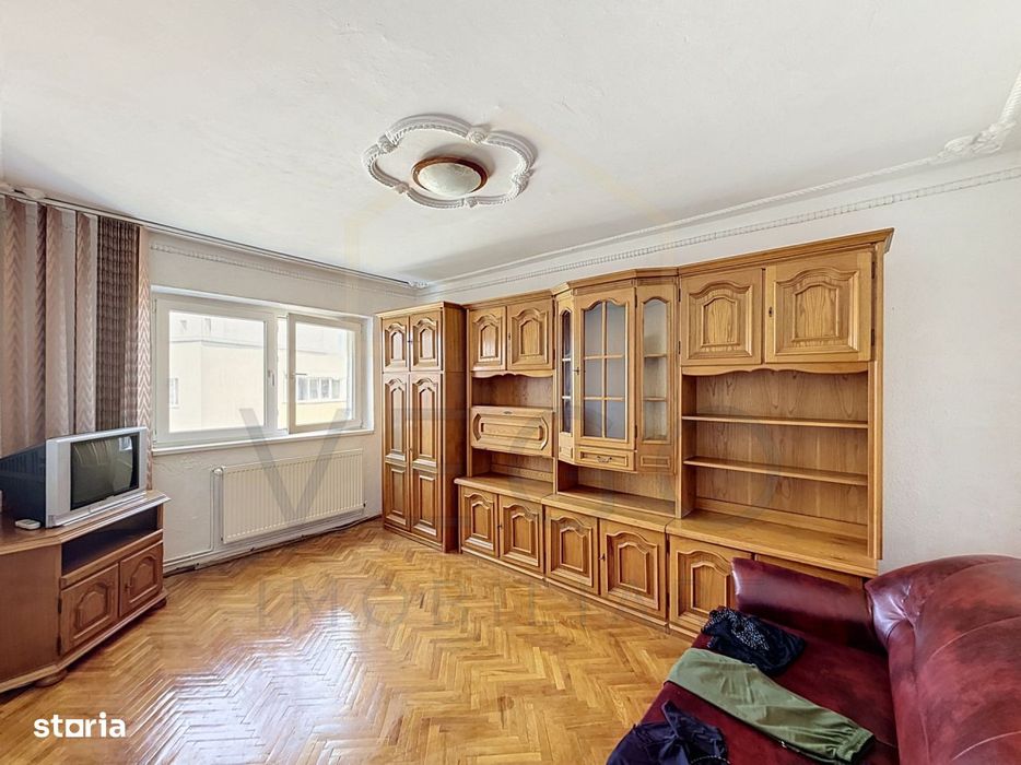 Apartament cu 2 camere, decomandat, 50 mp, parcare, zona Pod Calvaria