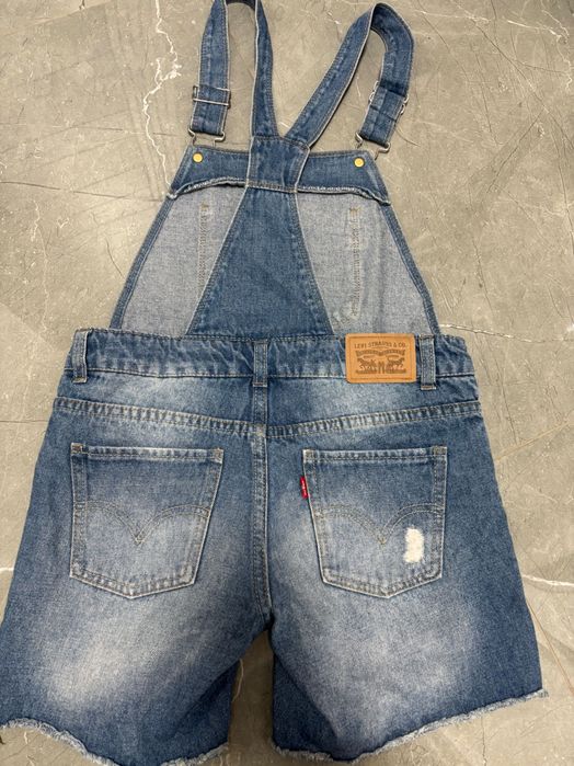 Гащеризон на Levis.
