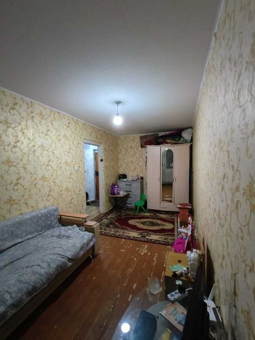 продам 1 комн момышулы 92