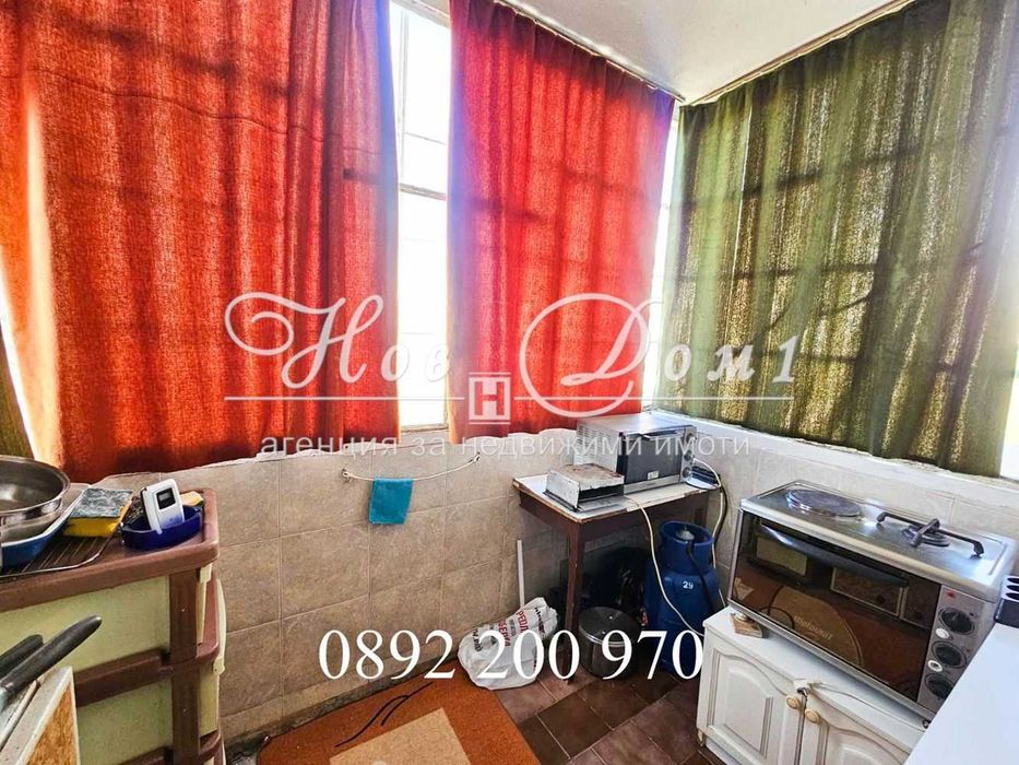 3-стаен/ Изток/ Просторни стаи/ Среден етаж