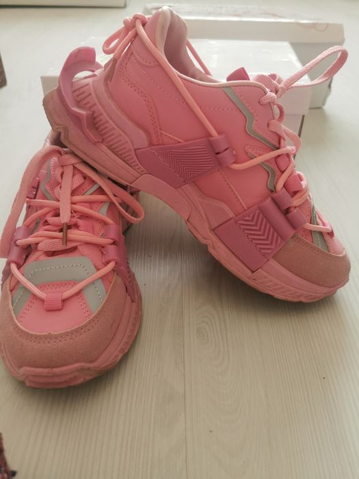 Спортни маратонки