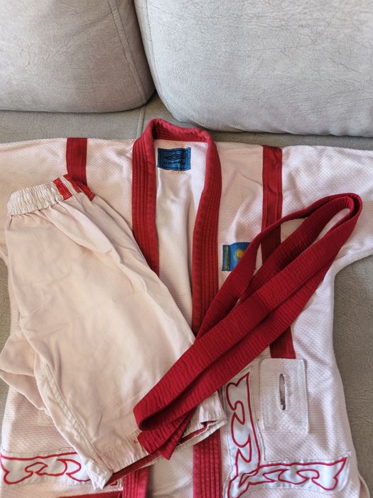 Продам кимоно для каратэ и казахша курес