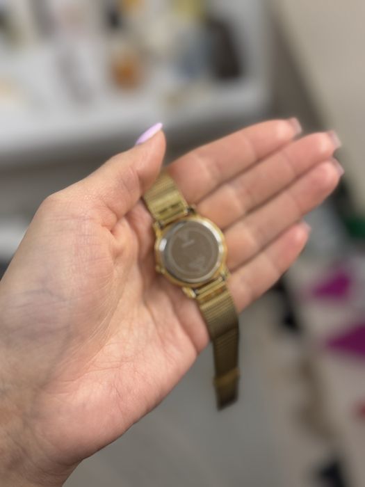 Продам часы от Guess