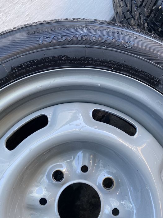 Продам комплект летней резины на штампах