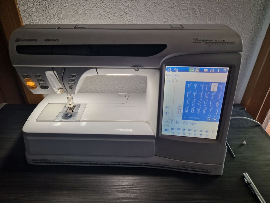 Masina de cusut / brodat computerizata Husqvarna Viking