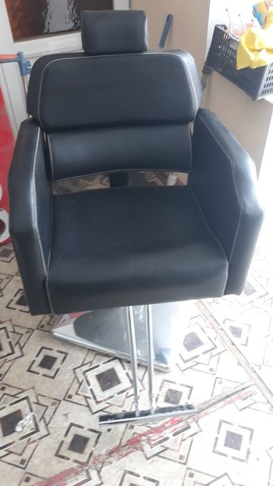 Островок и полки из ламинированного дсп. Водонагреватель  роял и кресл