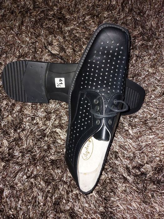 Pantofi piele noi