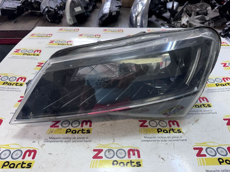 Far stanga xenon si Led Skoda Superb 3 2015-2020