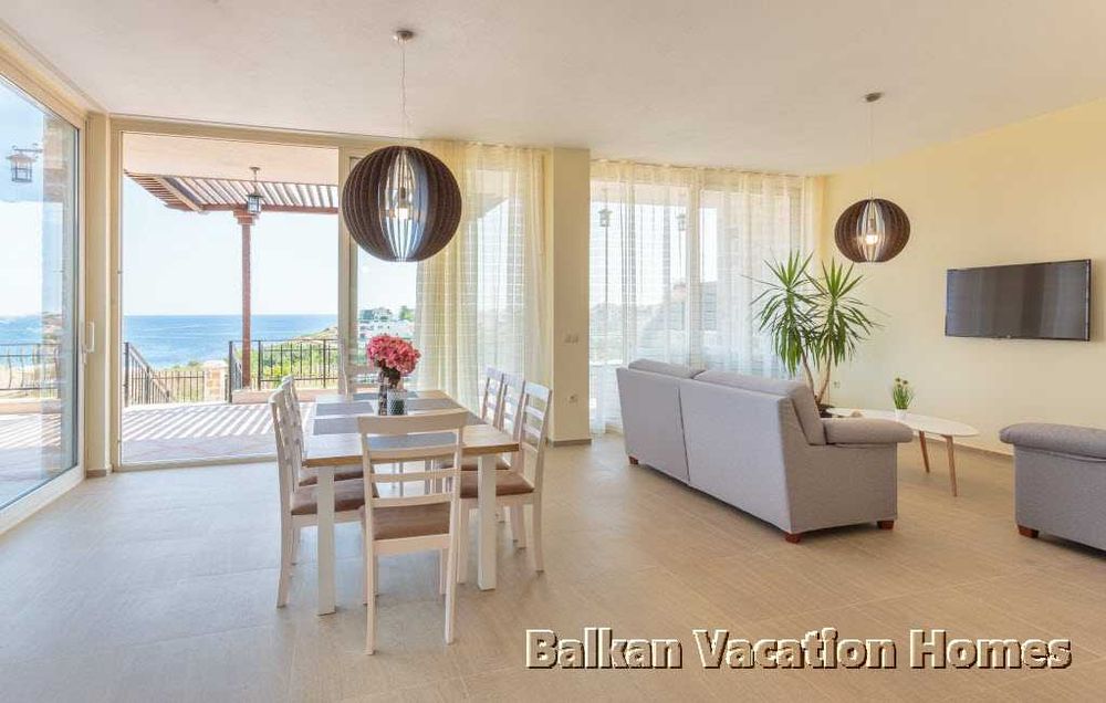 Луксозна вила с 5 спални на брега на морето в Лозенец