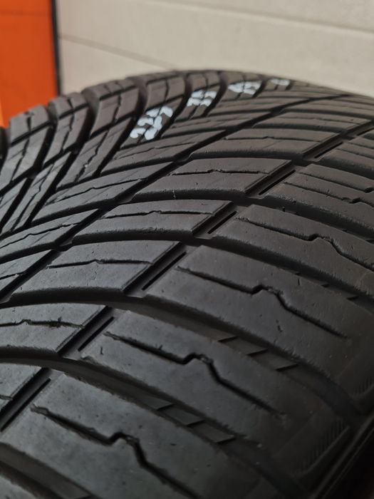 Всесезонни гуми 2 броя SYRON AllWeather 225 35 R19 дот 4123
