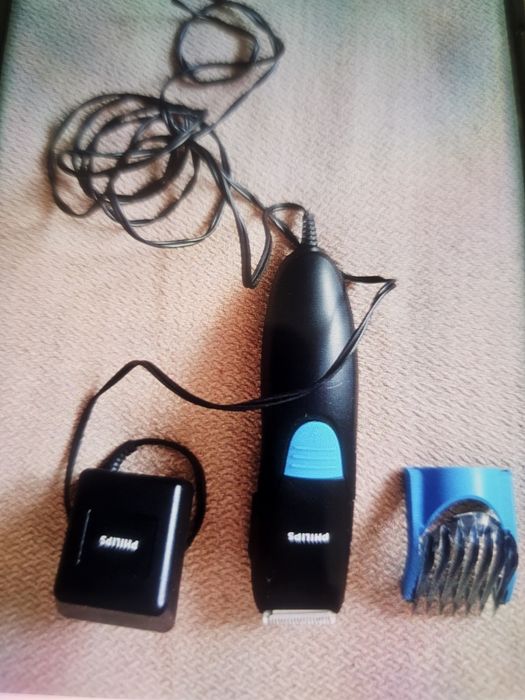 Aparat electric de tuns părul și barba, + Aparat de bărbierit.