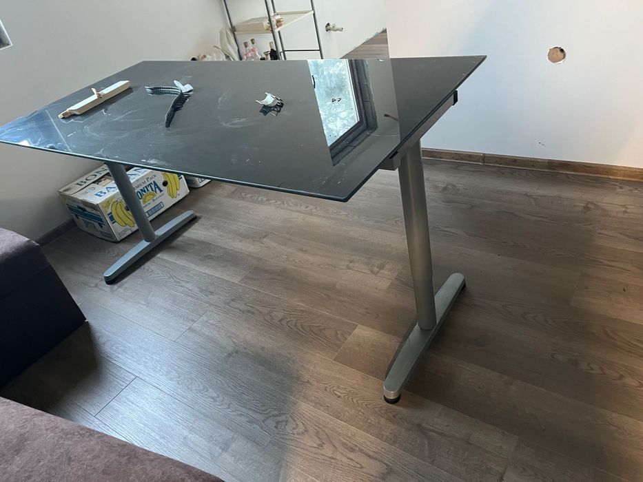 Продавам маса /бюро  от ИКЕА