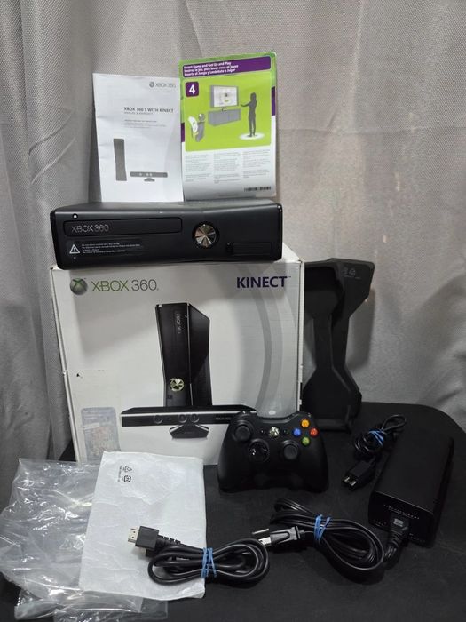 Продам 2 приставки Xbox 360 Kinect