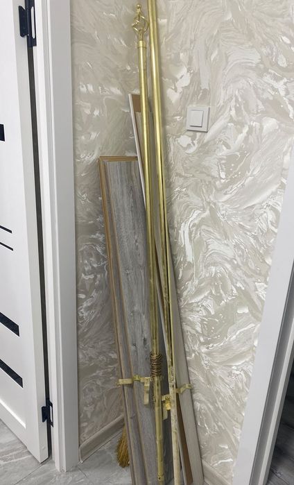 Продам карниз с кольцами