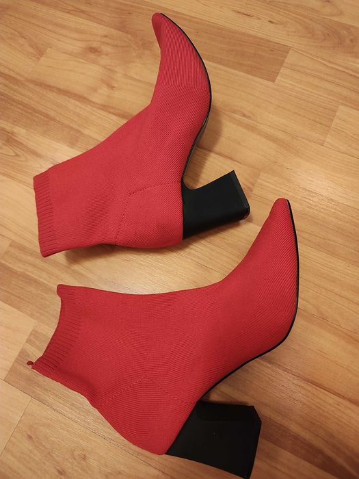 Botine rosii Zara