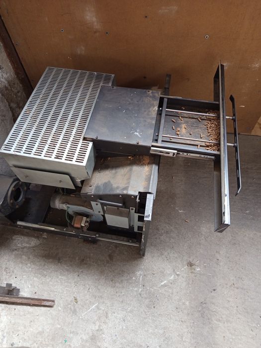 Пелетна камина Италия. Кюнец ф80