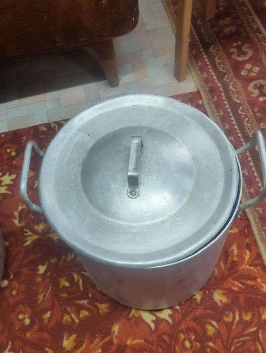 Кастрюля алюминиевая