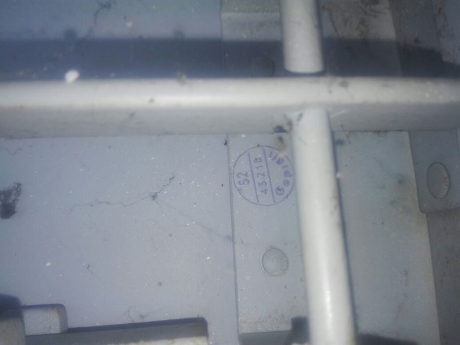 Стара метална везна