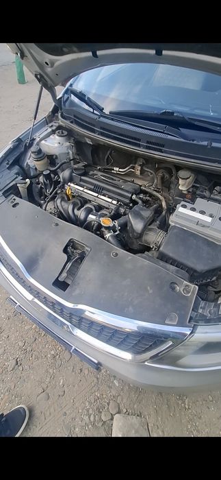 Продам двигатель G4FC на запчасти