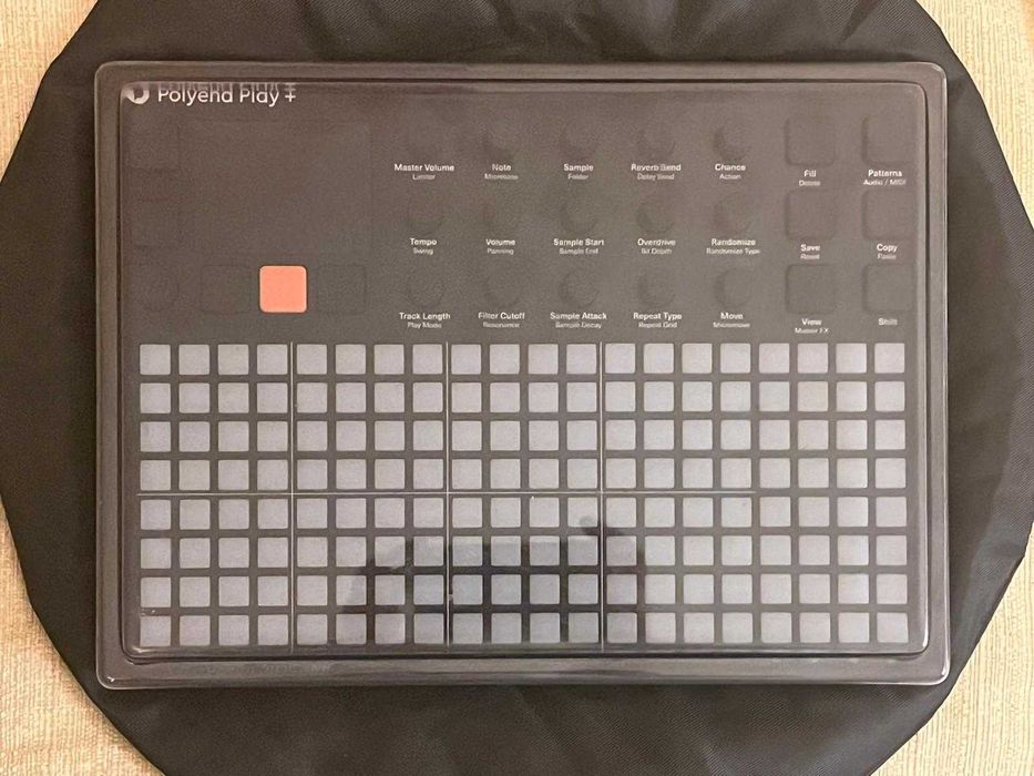 Polyend Play+ (ca nou) + cover - groovebox, synth, sequencer
