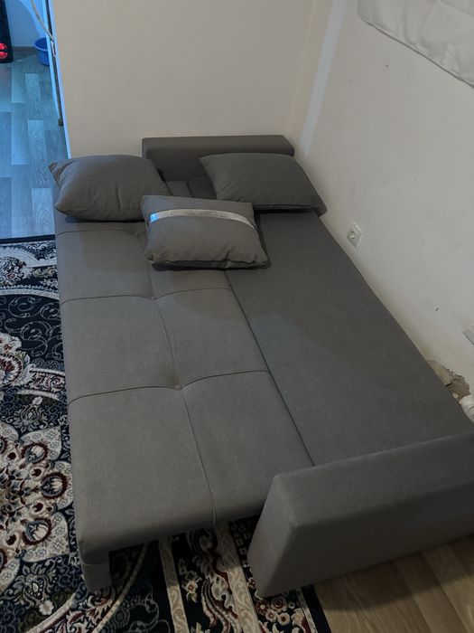 Продам серый диван с 3 подушками, срочно!