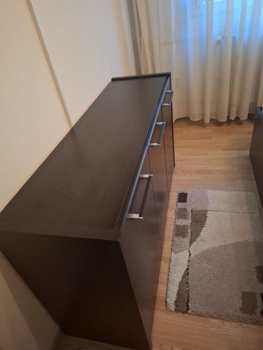 Mobila de dormitor ( dulapuri, pat cu lada si comoda )