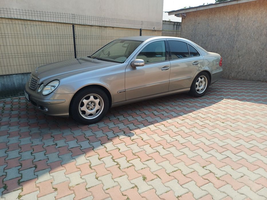 Vând Mercedes E Class Pret 4200 € negociabil