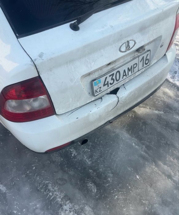 Продам 2 шт багажника приора хэтчбек