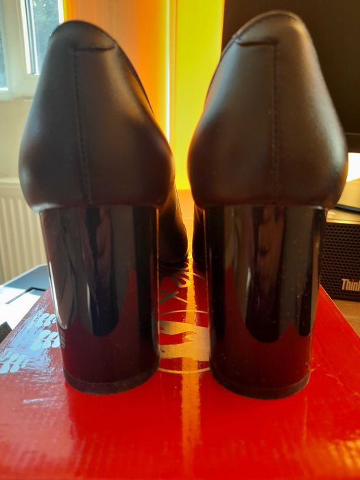 Pantofi dama noi, piele naturala, marimea 37, culoare bleumarin