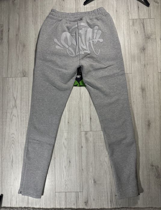 Pantaloni syna world