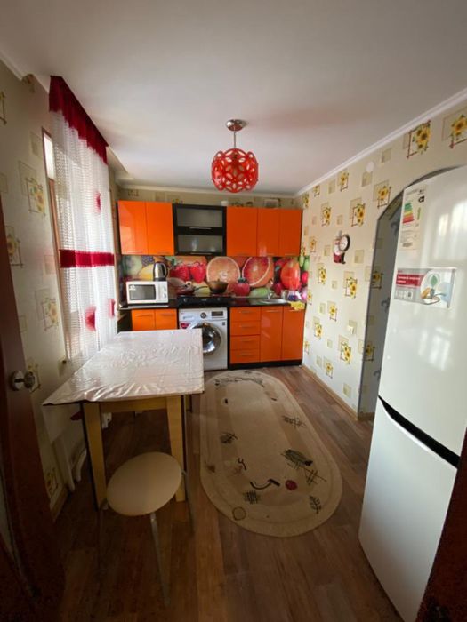 Жетысу 10 ; две комнат