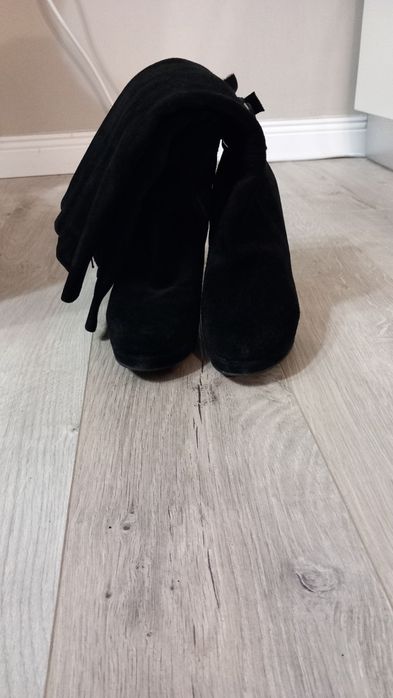 Cizme negre din piele intoarsa