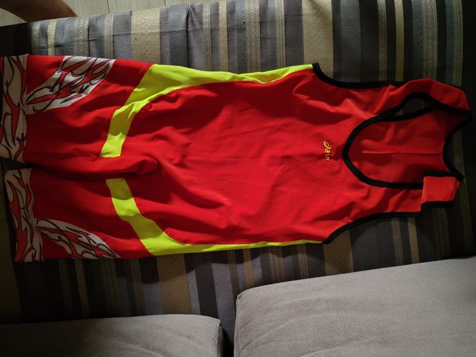 Продам спортивную одежду