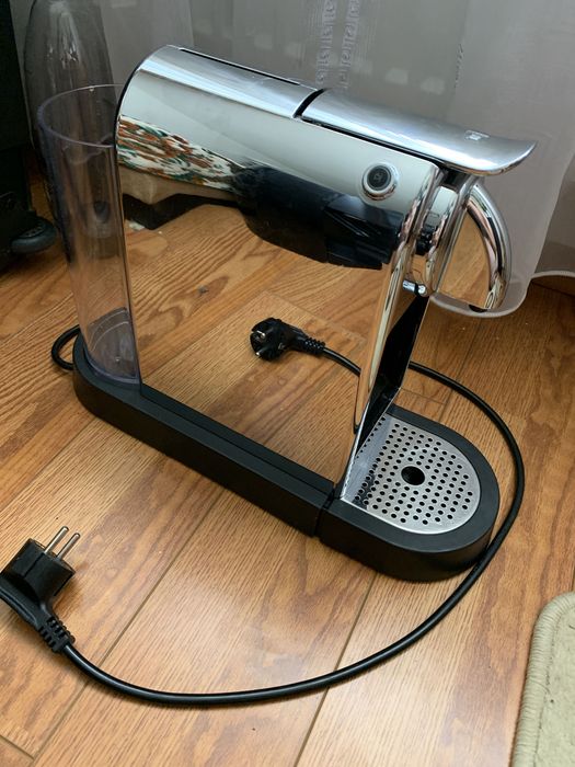 Nespresso DeLonghi CitiZ Crom cafea in stare buna