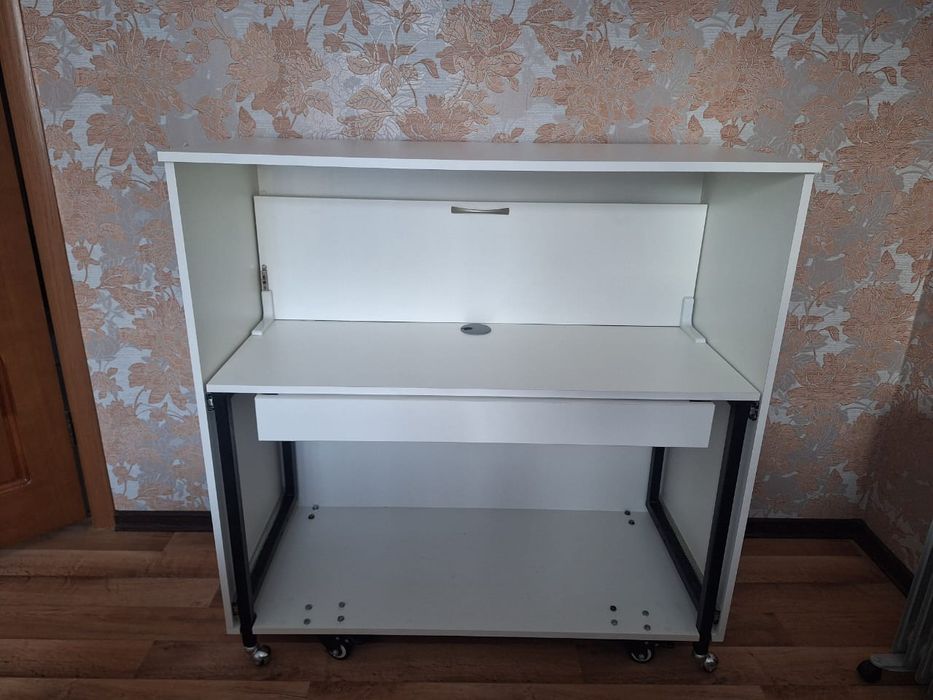 Продам стол для шитья