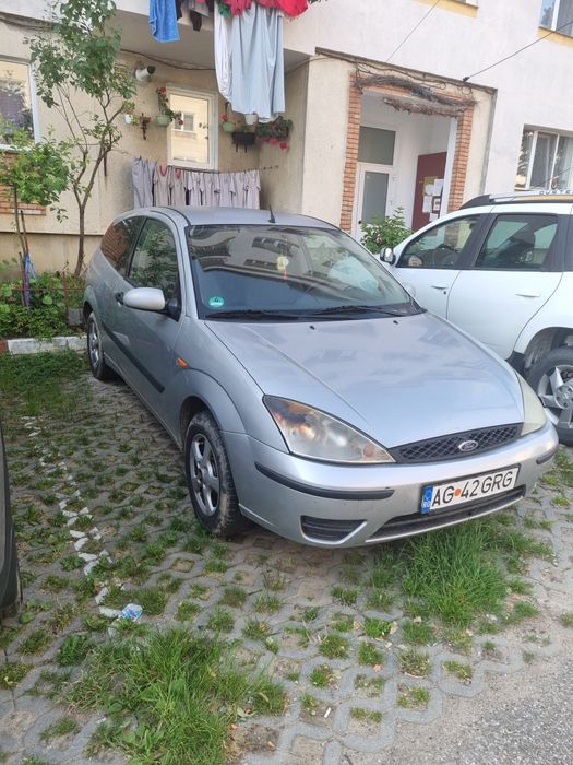 Ford Focus 1.6 hatchback Gpl 4.990 lei