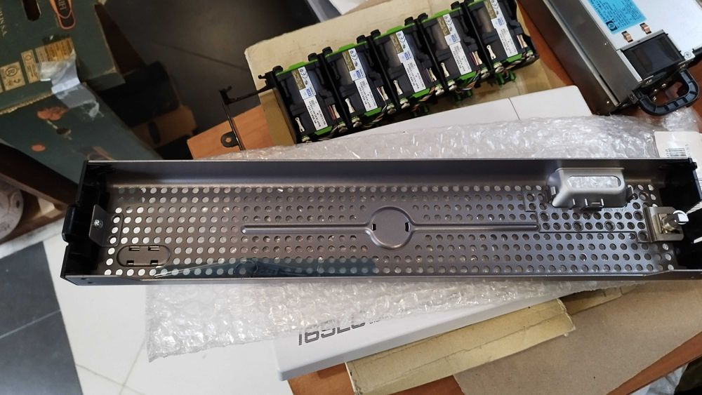 Dell PowerEdge 2950  Капак - Рамка за сървър Нова с ключ