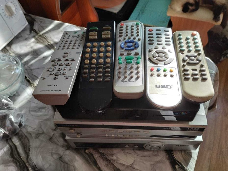 Продам ТВ ресиверы 4 штуки