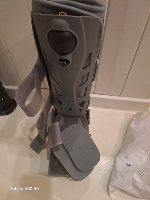 Ортопедичен ботуш