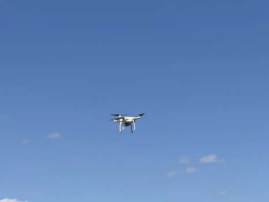 Oferta 2 drone DJI Phantom 3 Standard: cu probleme, dar zboară
