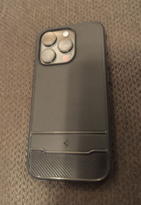 Продавам iPhone 15 pro