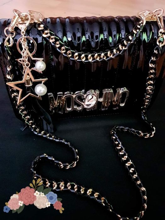 Geanta Moschino super model import Italia, logo metalic auriu