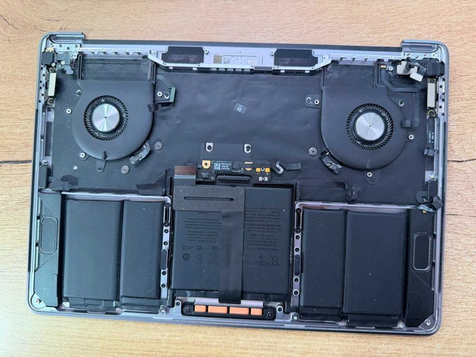 Dezmembrez MacBook Pro 13 A2251 2020 Piese Originale Display Topcase Tastatură Baterie Difuzoare