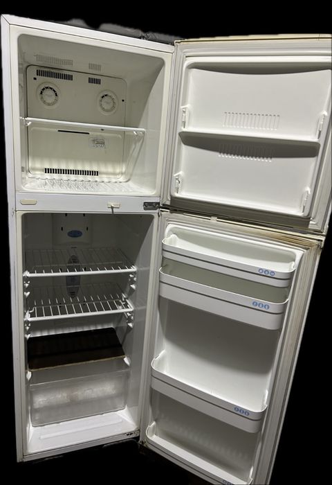 Холодильник LG.