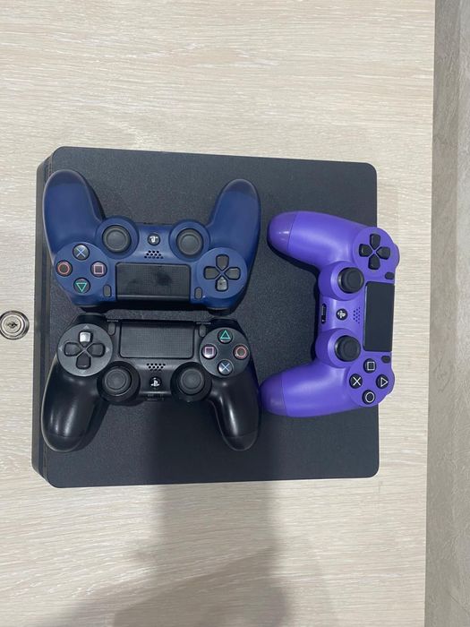 Продам PS4 slim 1TB