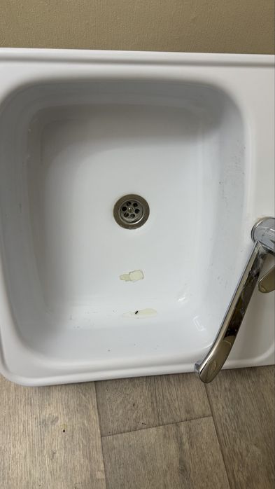 Продаю унитаз и раковину