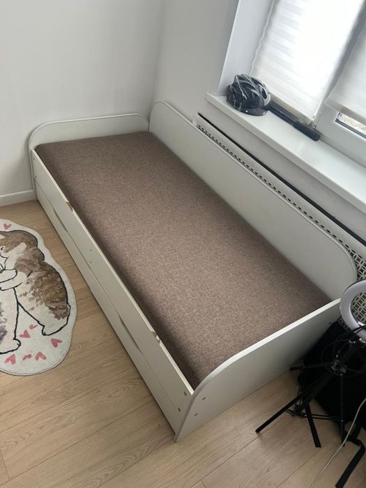 Продам кровать односпальнюю