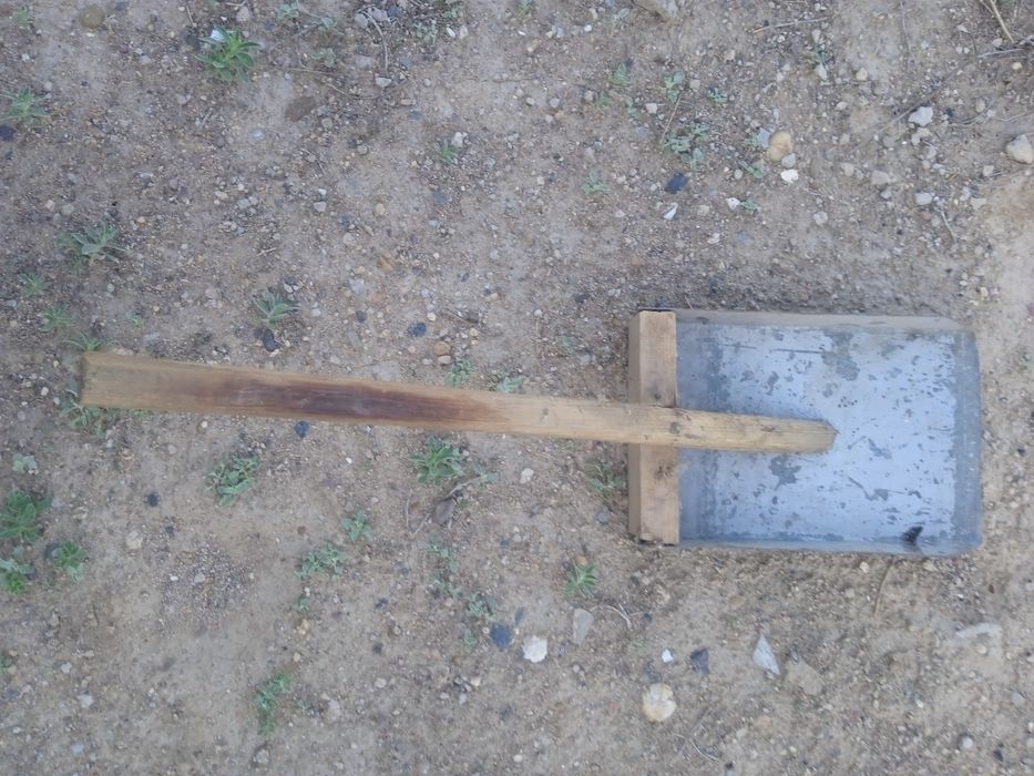 Продам совок металлический