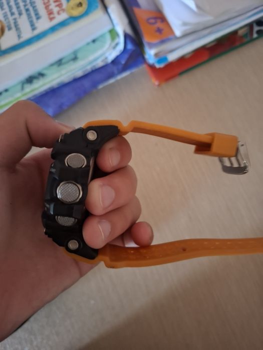 хорошие прочные часы