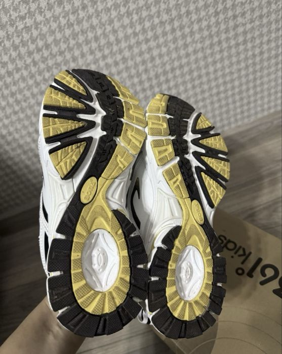 Кроссовки женские белые